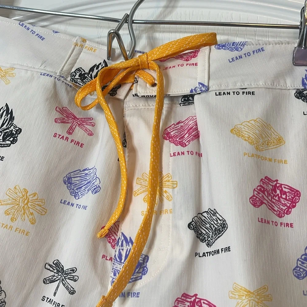 The North Face Class V Ripstop Boardshorts White Campfire Print Size 36 / Large